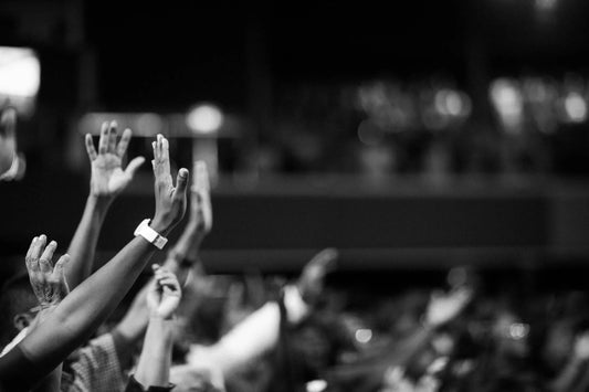 Praising when is counterintuitive