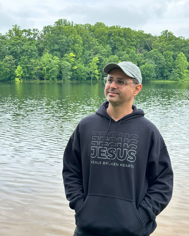 Jesus heals broken hearts - Unisex Hoodie