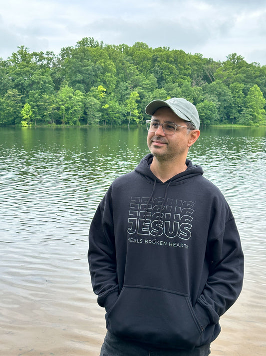 Jesus heals broken hearts - Unisex Hoodie