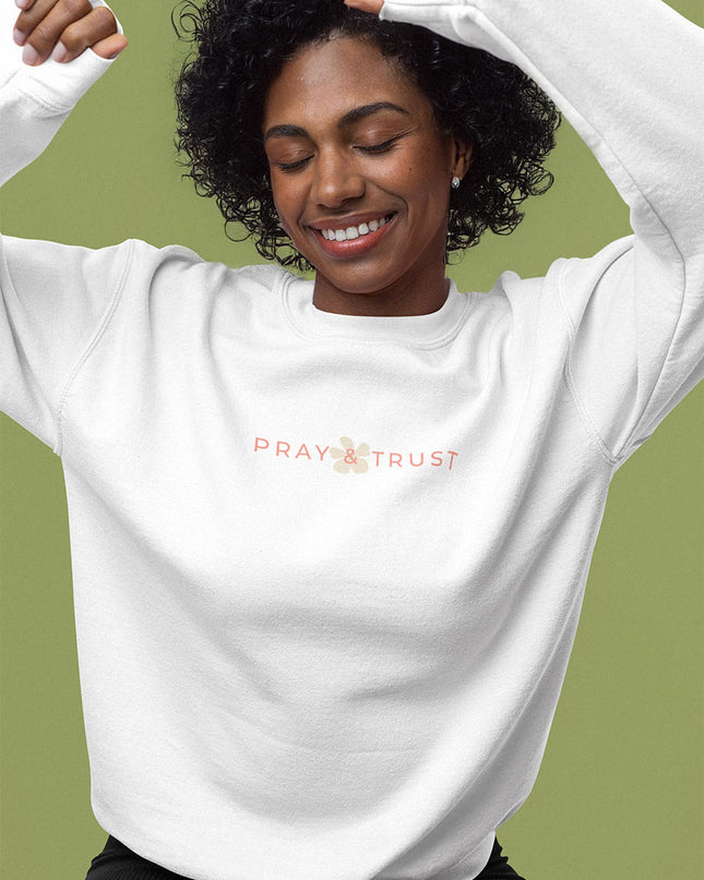 Pray & Trust - T-Shirt